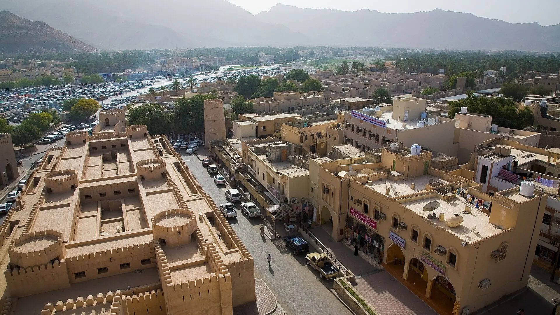 مئذنة في نزوى بسلطنة عُمان