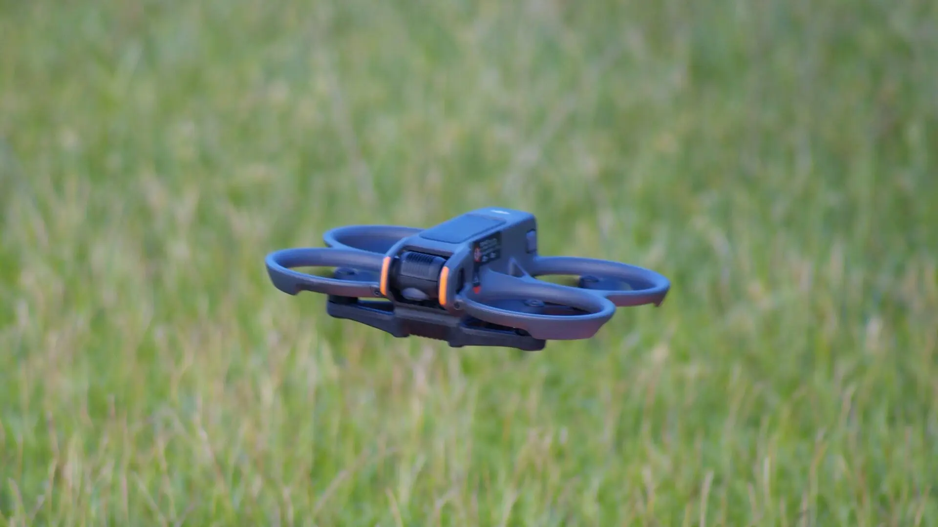 DJI Avata 2 من الأمام