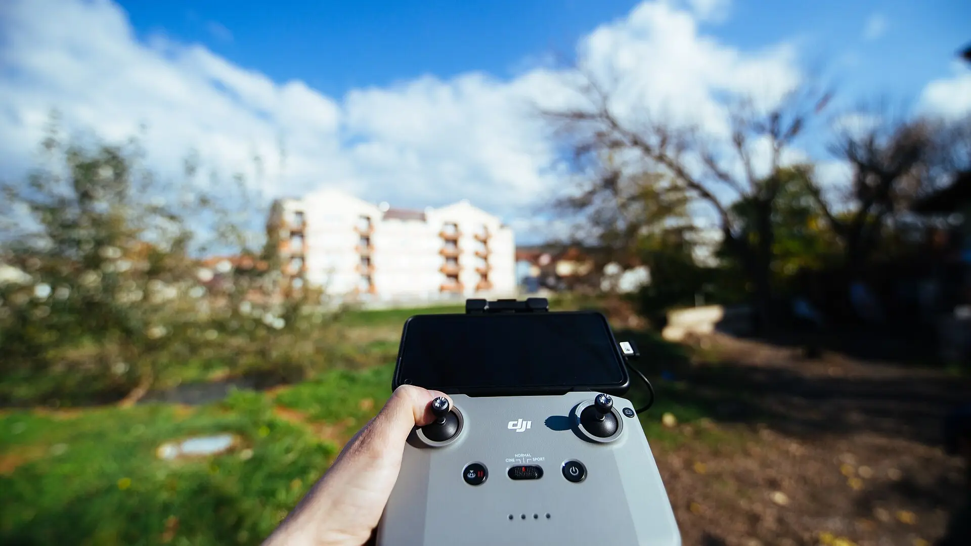 مراجعة DJI Osmo 360 II - صورة توضيحية 1