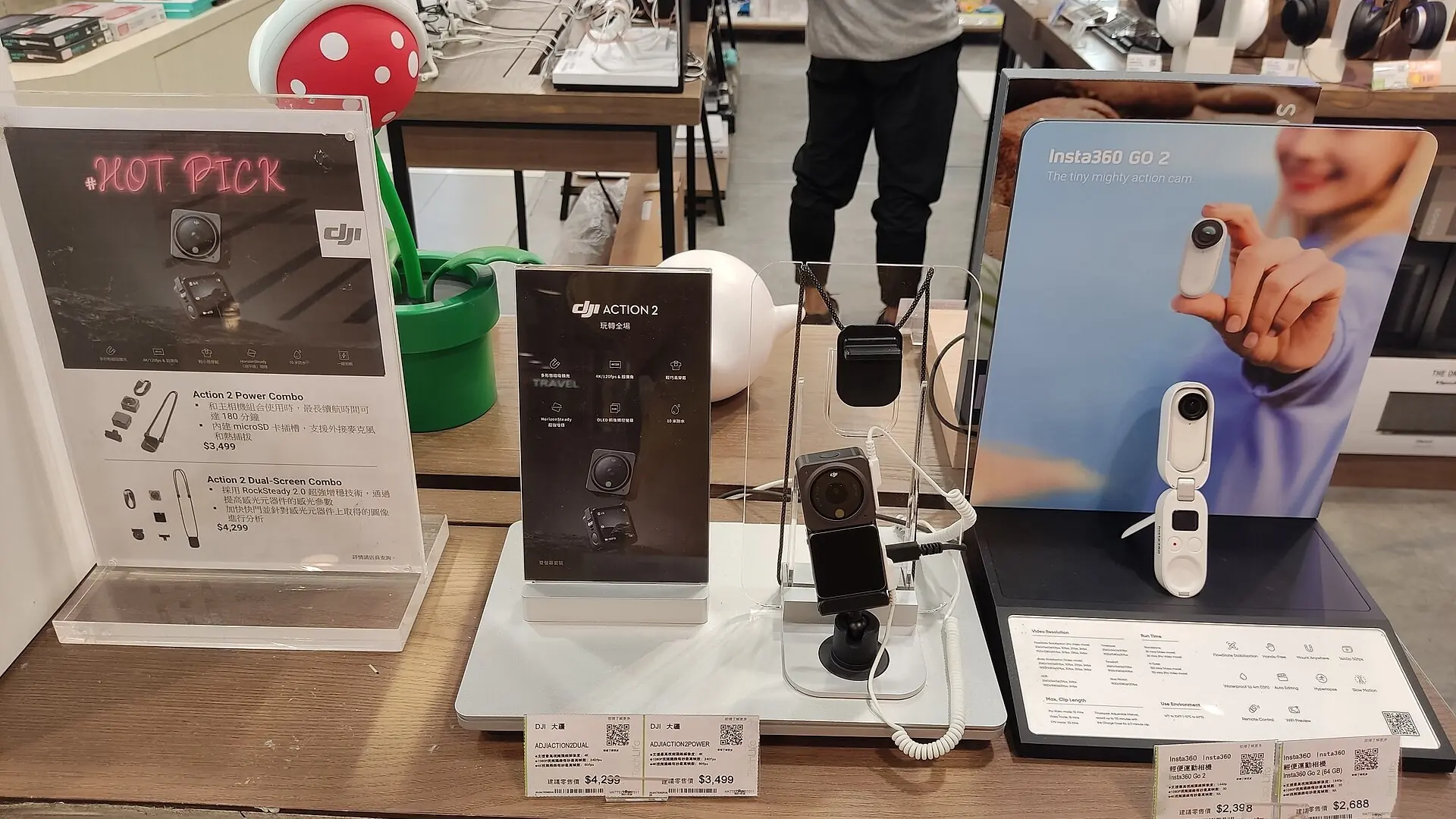 كاميرات DJI وInsta360 في متجر