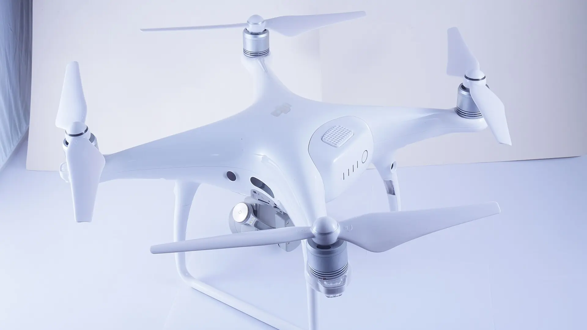 طائرة DJI Phantom 4 Pro